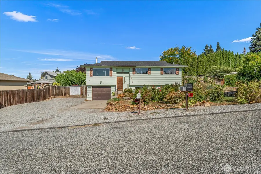 1711 7th Street Ne, East Wenatchee, WA 98802 - #2