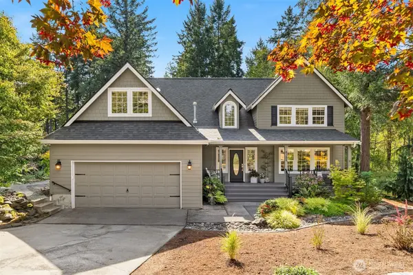8289 New Holland Court Ne, Bainbridge Island, WA 98110