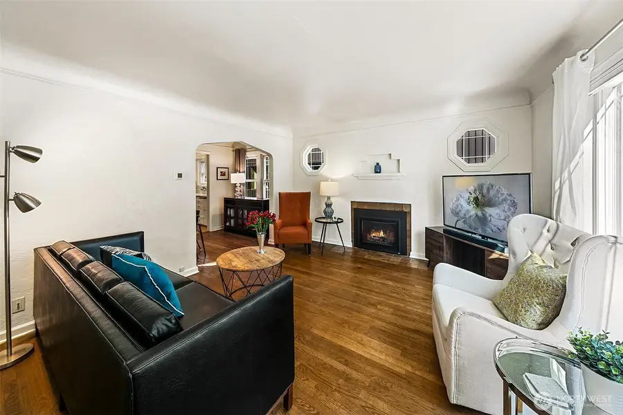 6657 Ellis Avenue S, Seattle, WA 98108 - #2