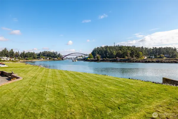 119 Lummi Dr, La Conner, WA 98257