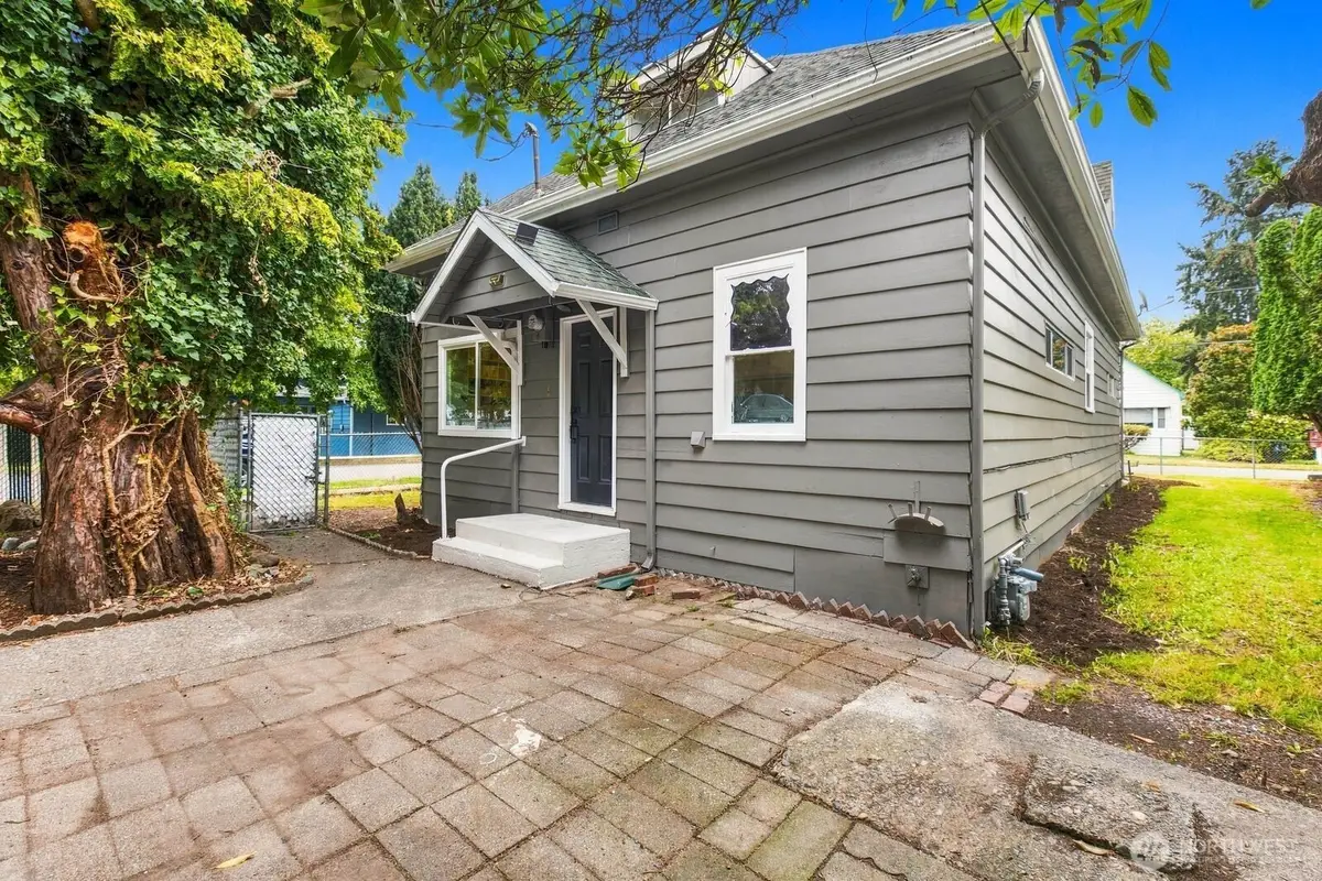 501 Smithers Avenue S, Renton, WA 98055 - #1