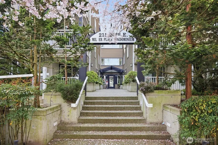 215 20th Avenue E #105, Seattle, WA 98112 - #2