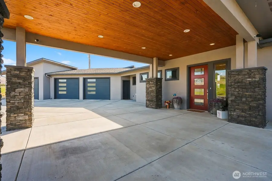 2497 E Selah Road, Yakima, WA 98901 - #2