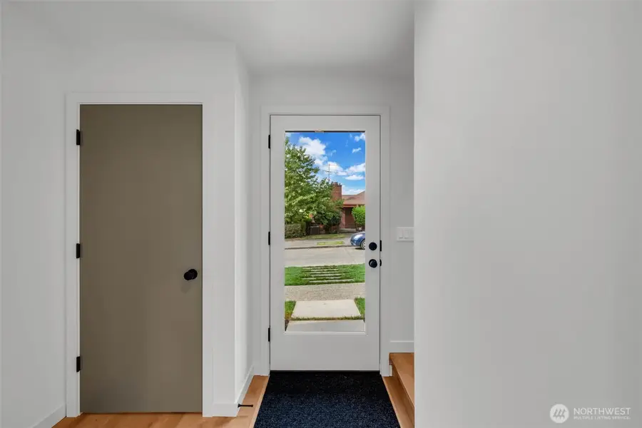 6700 52nd Avenue S, Seattle, WA 98118 - #3