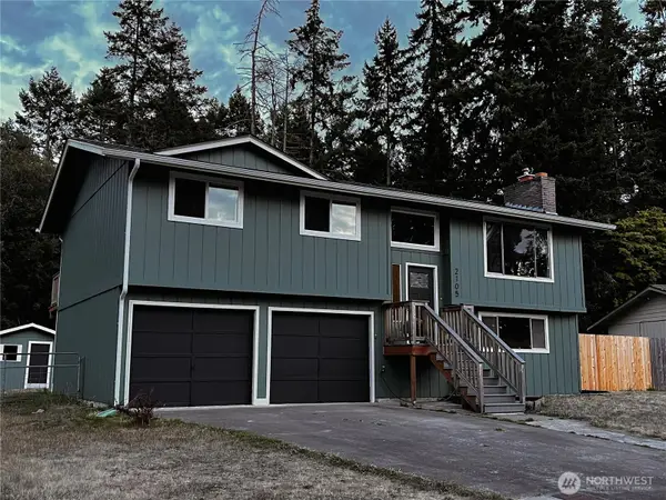 2105 Seabreeze Place, Port Angeles, WA 98363