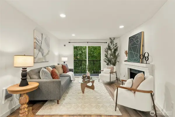 14006 NE 181st Place #B205, Woodinville, WA 98072