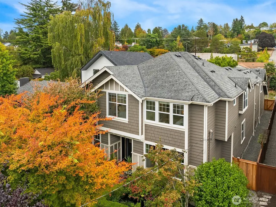 3432 33rd Avenue W, Seattle, WA 98199 - #2