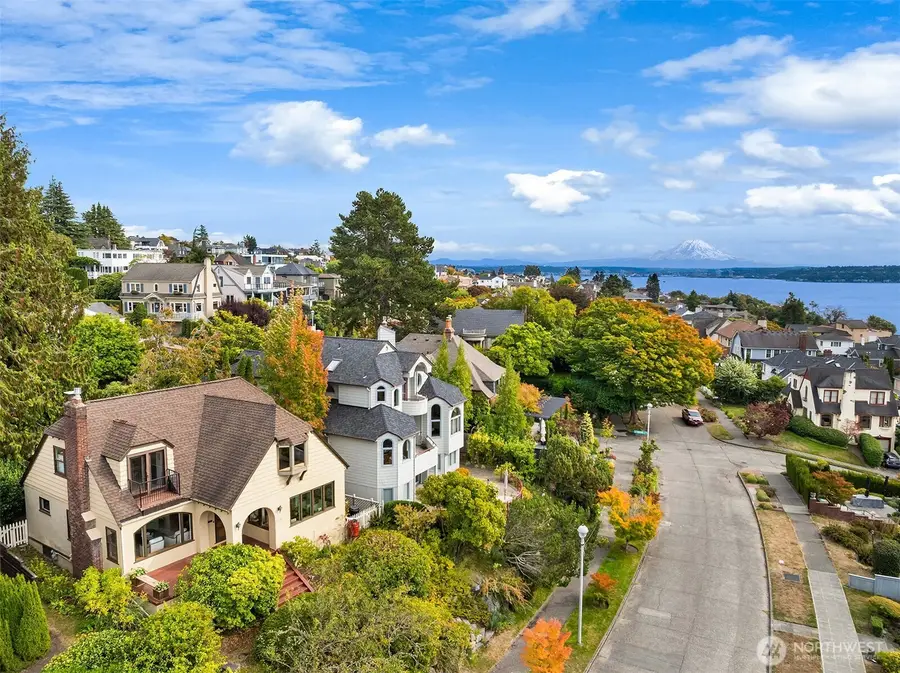 2514 43rd Avenue W, Seattle, WA 98199 - #2