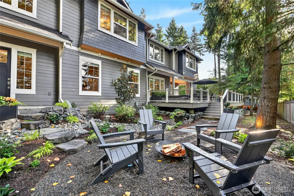 2300 126th Avenue Ne, Bellevue, WA 98005 - #1