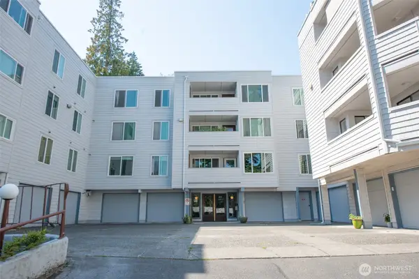 17417 Ashworth Avenue N #303, Shoreline, WA 98133