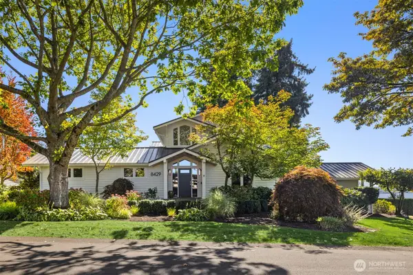 8429 NE 7th Street, Medina, WA 98039