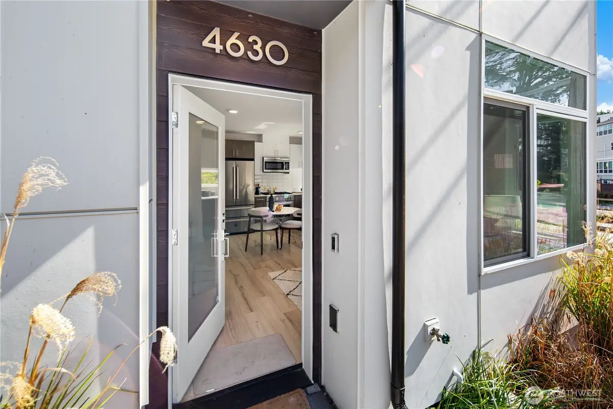 4630 Linden Avenue N, Seattle, WA 98103 - #1