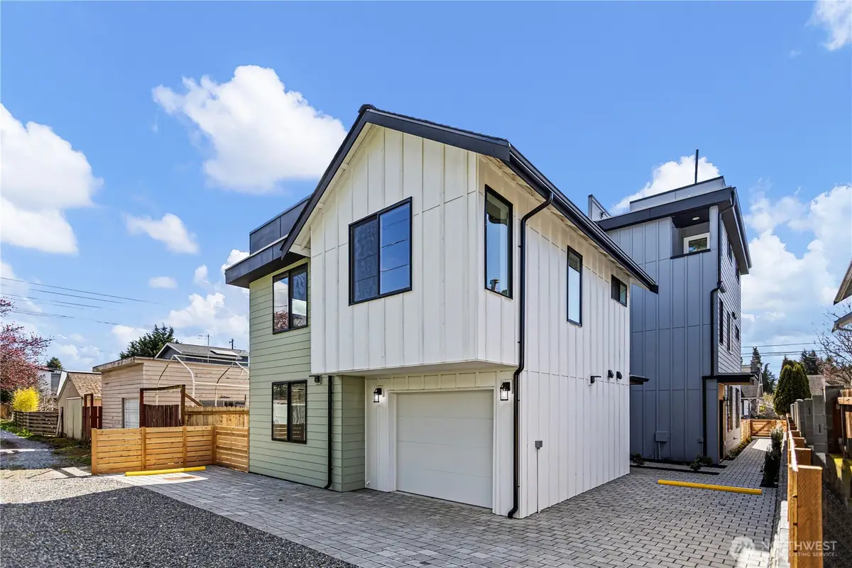516 N 102nd Street, Seattle, WA 98133 - #1