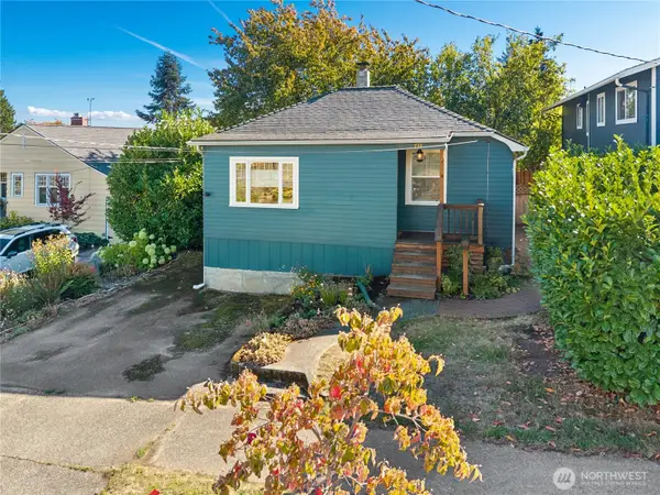 733 N 97th Street, Seattle, WA 98103