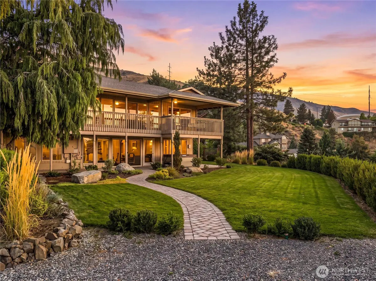 1729 Canyon Crest Drive, Wenatchee, WA 98801 - #1