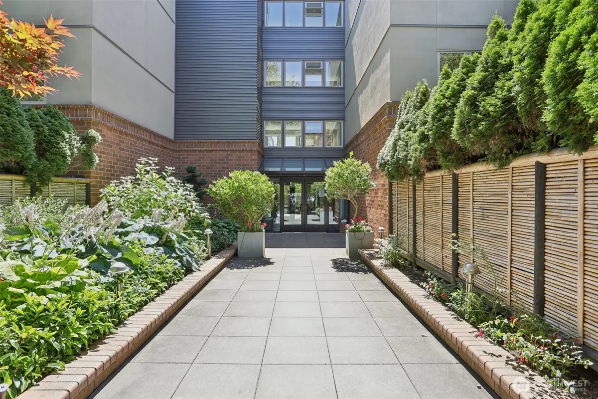 275 W Roy Street #114, Seattle, WA 98119 - #1
