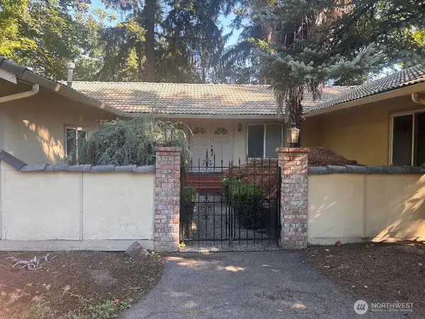 9222 S 198 Street Ct, Renton, WA 98055