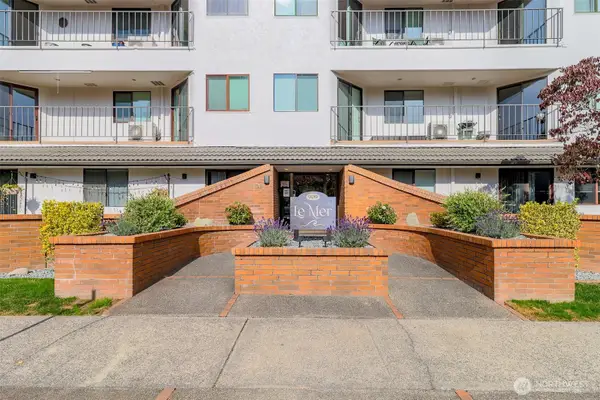909 N I Street #202, Tacoma, WA 98403