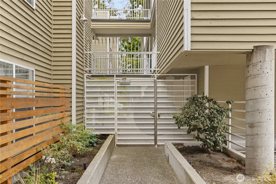 3420 Burke Avenue N #A103, Seattle, WA 98103 - #2