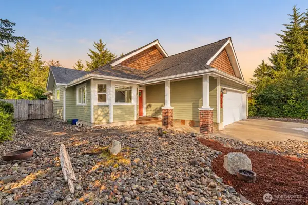 643 Woodland Loop Ne, Ocean Shores, WA 98569