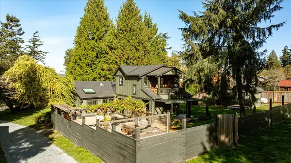 3028 Saratoga Road, Langley, WA 98260