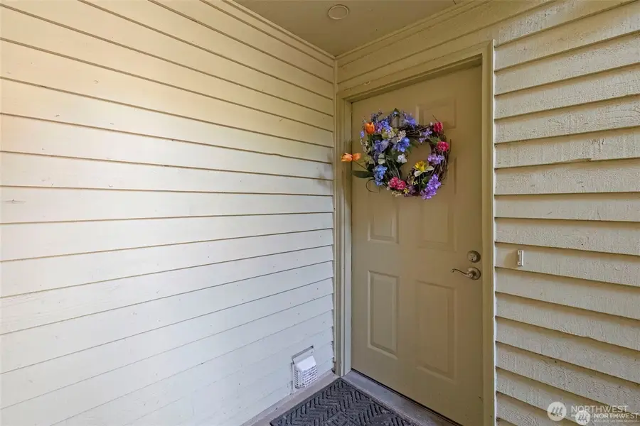 1700 W Sunn Fjord Lane #L204, Bremerton, WA 98312 - #3
