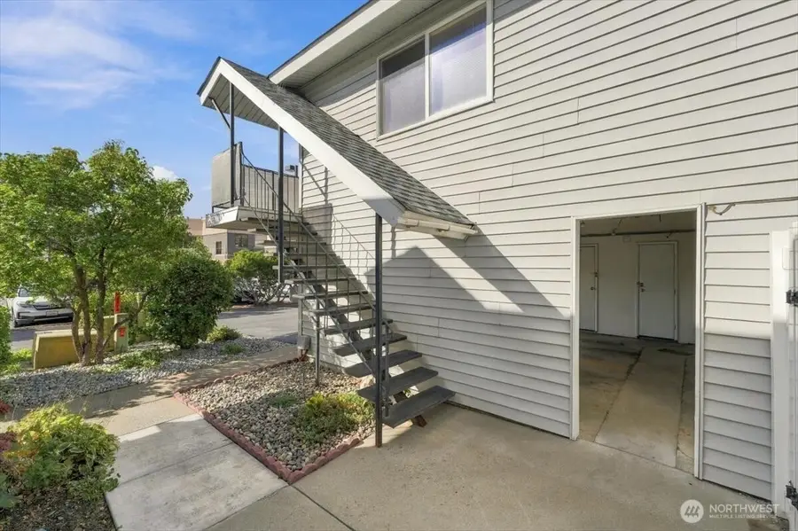 100 Simon Street #8, East Wenatchee, WA 98802 - #3