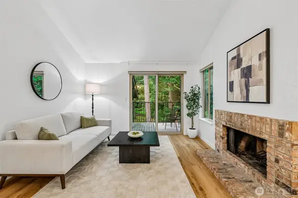 8111 145th Court Ne #14-D, Redmond, WA 98052