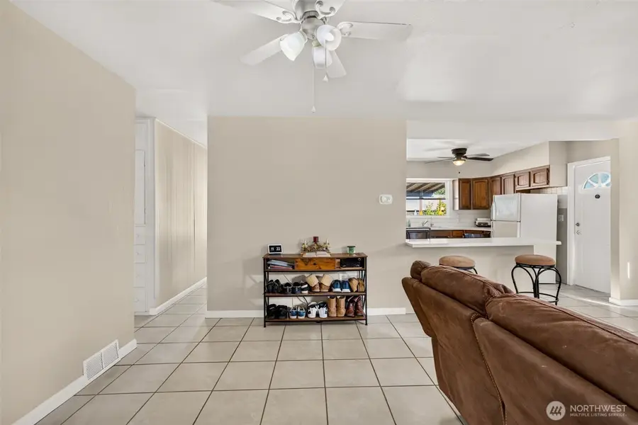 4086 Tokay Avenue, Malaga, WA 98828 - #2