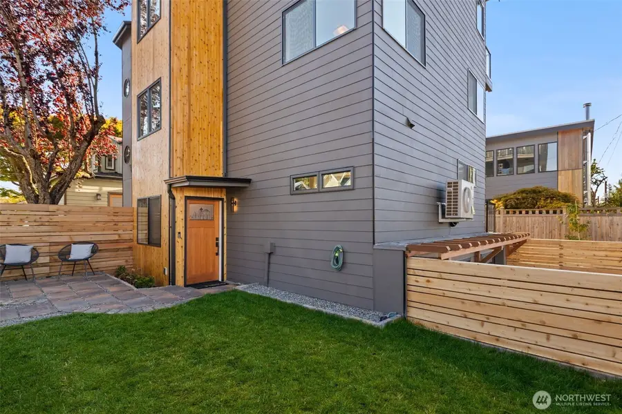 5027 SW Waite Street, Seattle, WA 98116 - #2