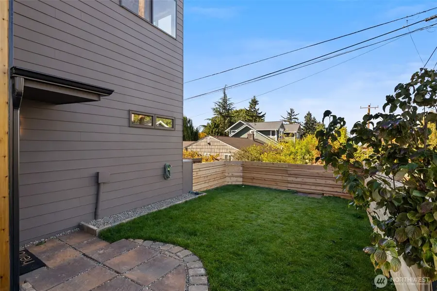 5027 SW Waite Street, Seattle, WA 98116 - #3