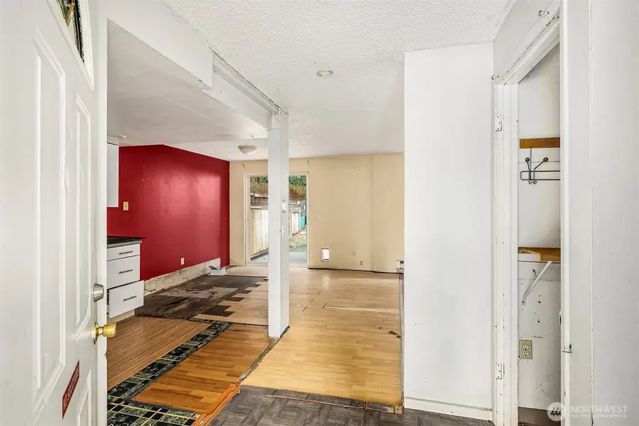 6107 Kenwood Drive, Everett, WA 98203 - #2