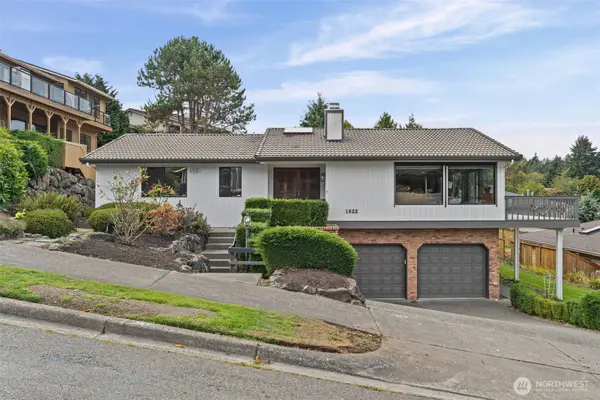 1922 Dumas Circle Ne, Tacoma, WA 98422