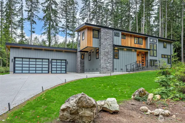 6015 Chorus Frog Street Ne, Bainbridge Island, WA 98110