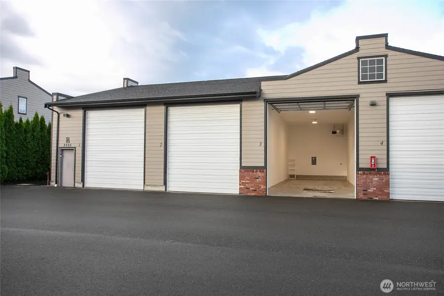 2225 Mercedes Drive #B3, Lynden, WA 98264 - #2
