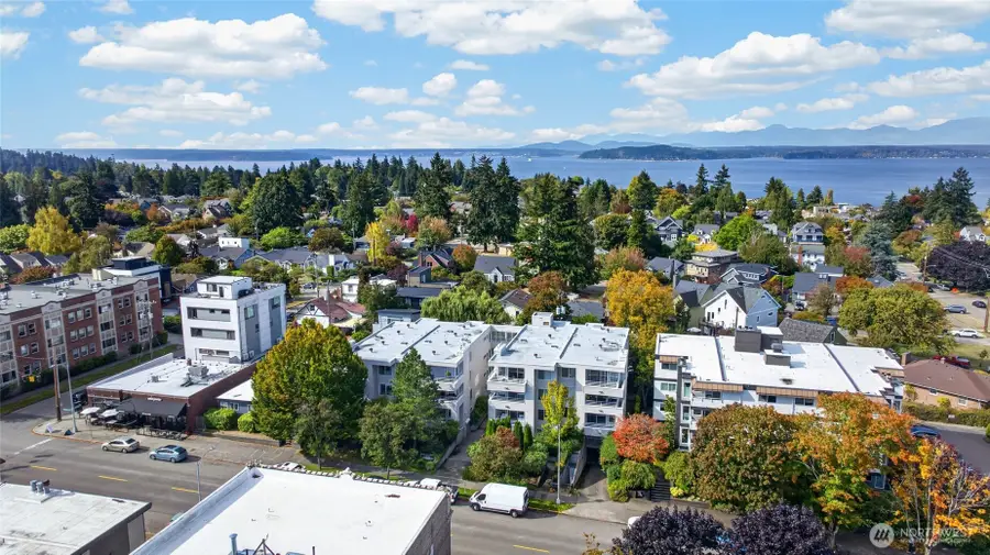 2125 California Avenue Sw #302, Seattle, WA 98116 - #2