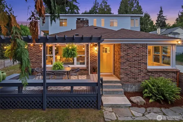 10735 Densmore Avenue N, Seattle, WA 98133