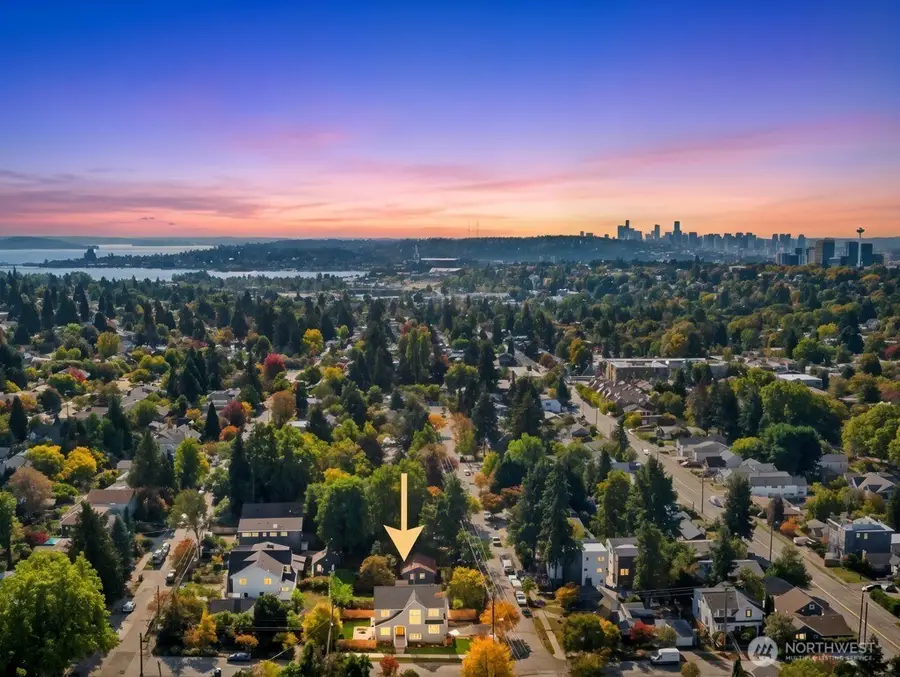 6858 26th Avenue Ne, Seattle, WA 98115 - #2