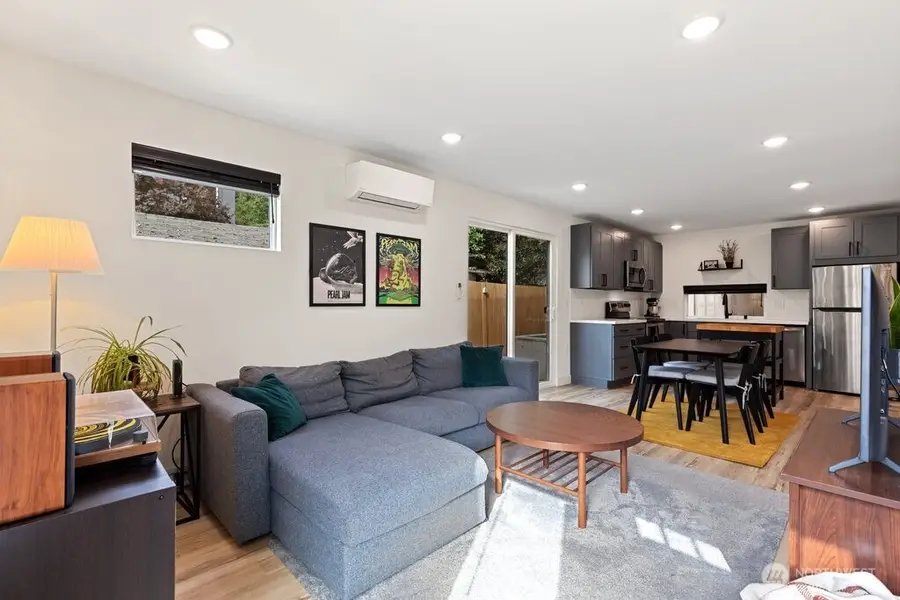 820 S Rose Street, Seattle, WA 98108 - #3