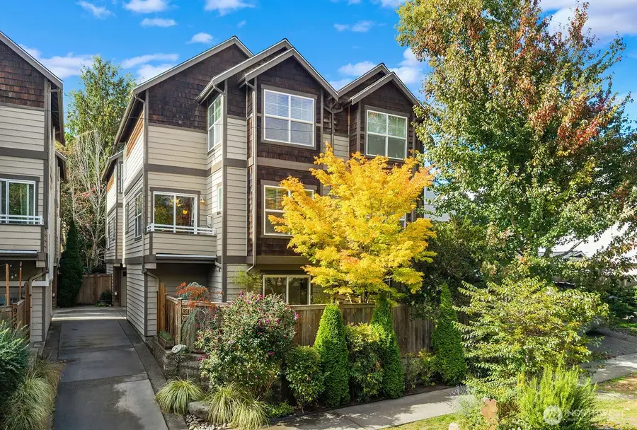 9513 Ashworth Avenue N, Seattle, WA 98103 - #3
