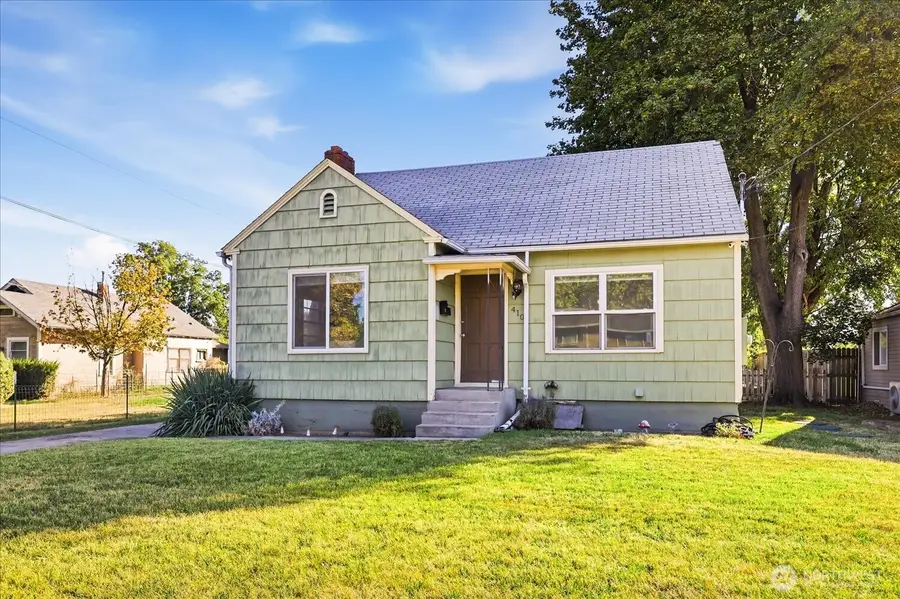 410 N College Avenue, College Place, WA 99324 - #2