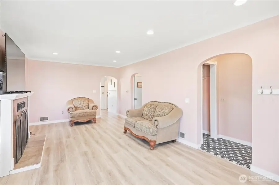 410 N College Avenue, College Place, WA 99324 - #3