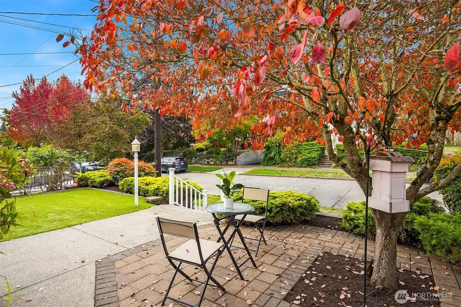 5224 37th Avenue Ne, Seattle, WA 98105 - #2