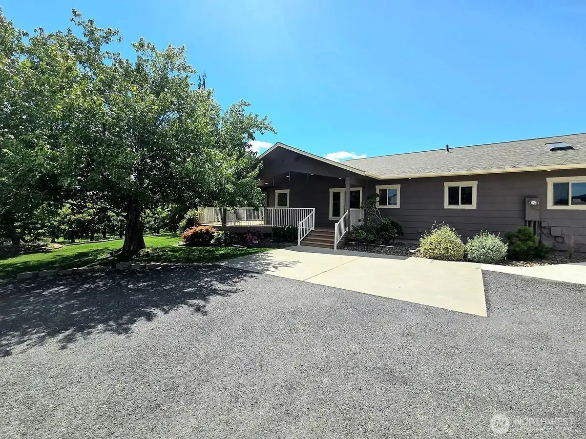 2545 6th Street Se, East Wenatchee, WA 98802 - #1
