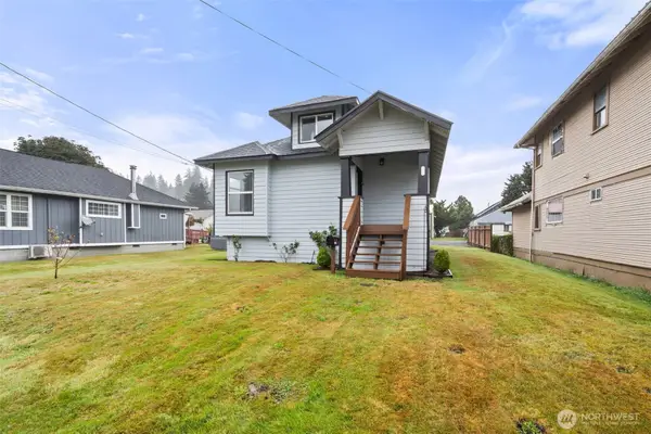 1111 Willapa Street, Raymond, WA 98577