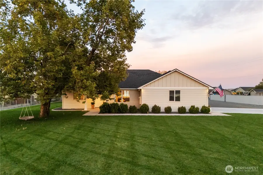 2467 Hanson Loop, Burbank, WA 99323 - #2