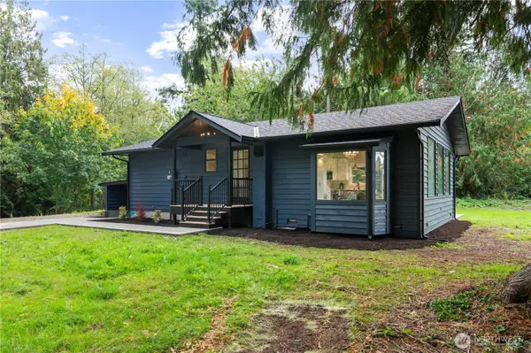 940 Hoppy Trail Way, Camano Island, WA 98282