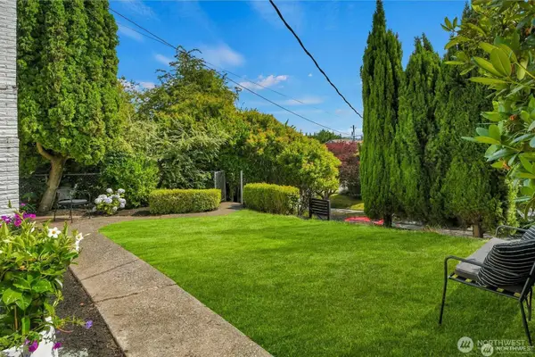 2353 Federal Avenue E, Seattle, WA 98102