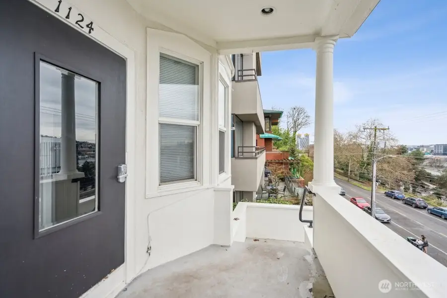 1124 Lakeview Boulevard E #1-4, Seattle, WA 98102 - #3