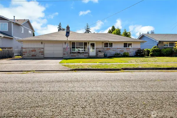 820 9th Avenue Nw, Puyallup, WA 98371